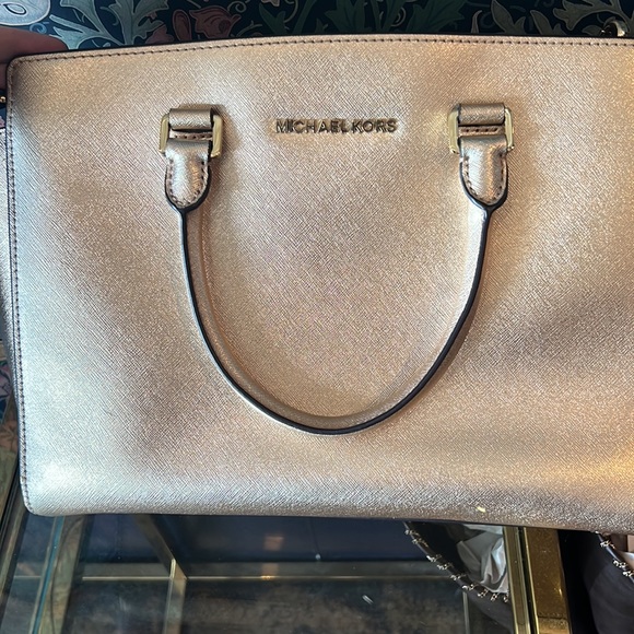 Michael Kors Gold Leather Selma Bag - Picture 4 of 9